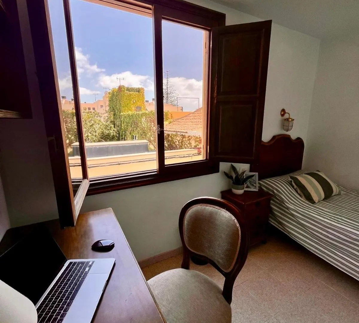 Отель Zen Den Coliving - For Digital Nomads Only Арона