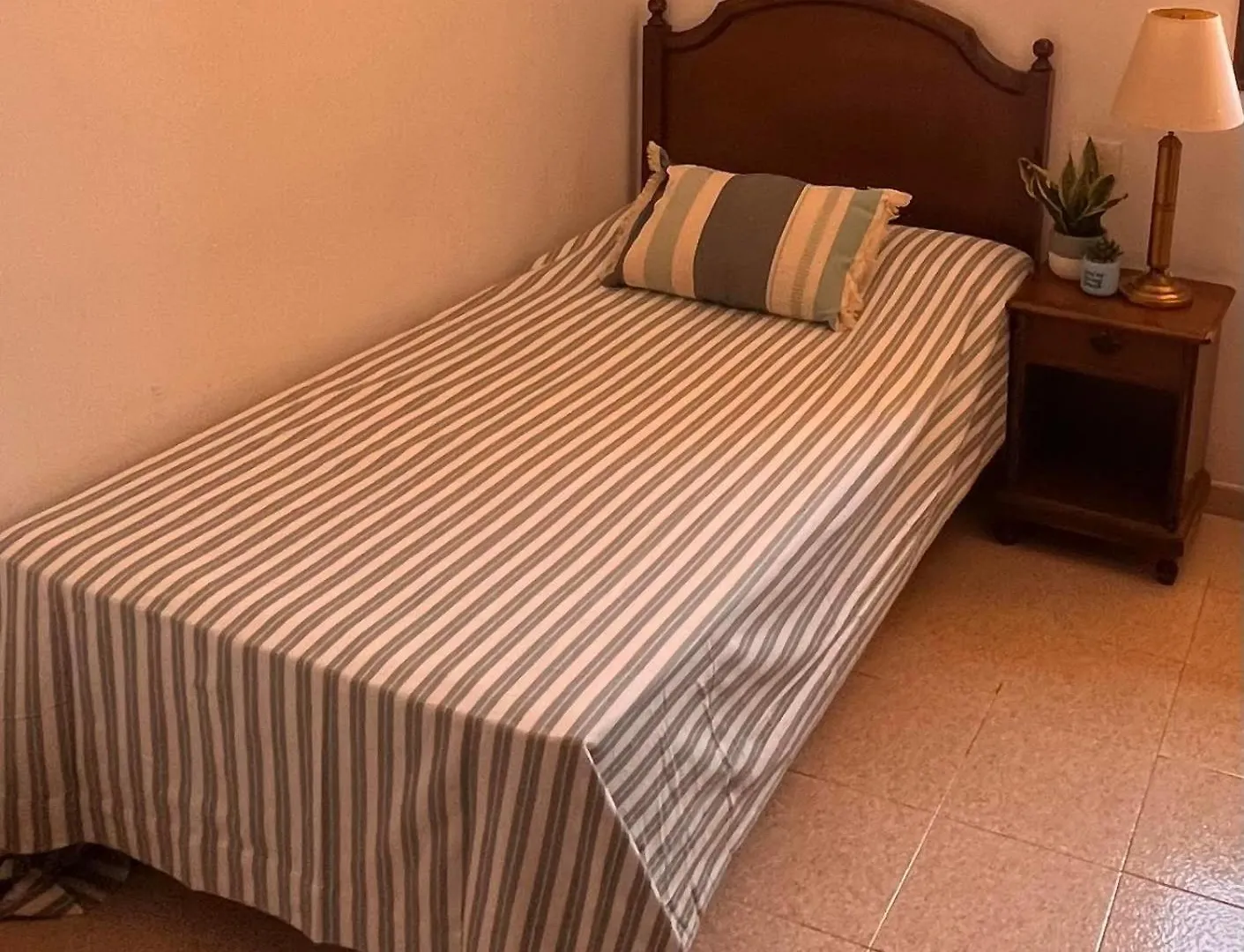 Отель Zen Den Coliving - For Digital Nomads Only Арона